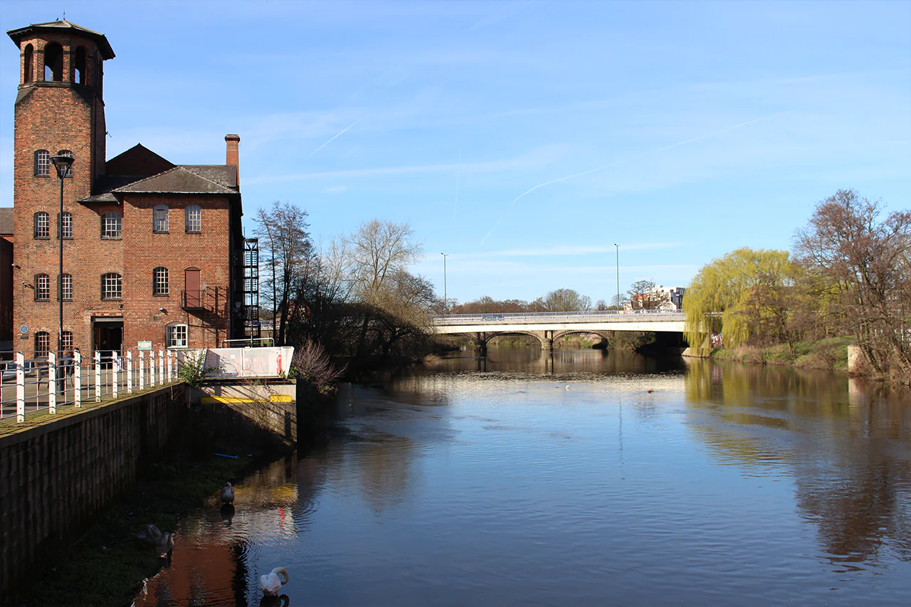 Image of the Derby canal.